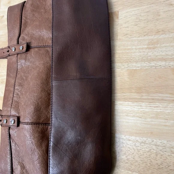 Fossil Hunter leather tote bag in a brown 17x10” Signs Of Wear See Photos - Picture 3 of 8